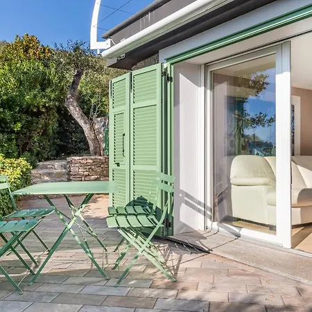 Golfo Dei Poeti! アパート テッラロ