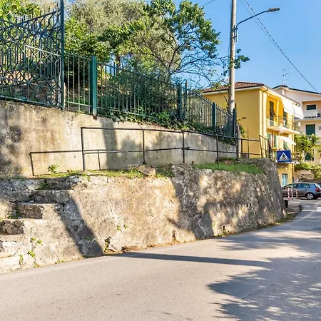 Guesthost - Golfo Dei Poeti! Apartament
