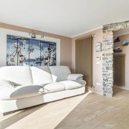 Golfo Dei Poeti! アパート *