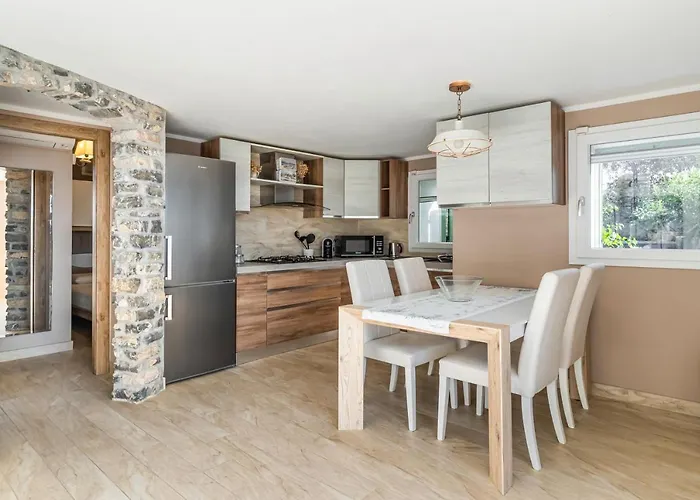 Apartment Guesthost - Golfo Dei Poeti!