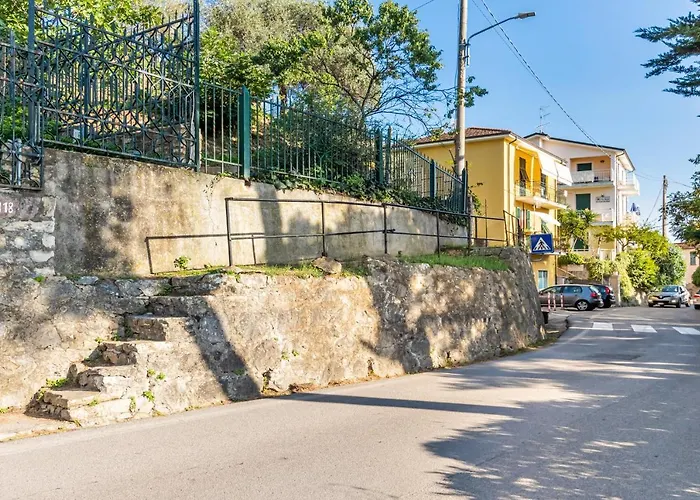 Guesthost - Golfo Dei Poeti! Apartmán